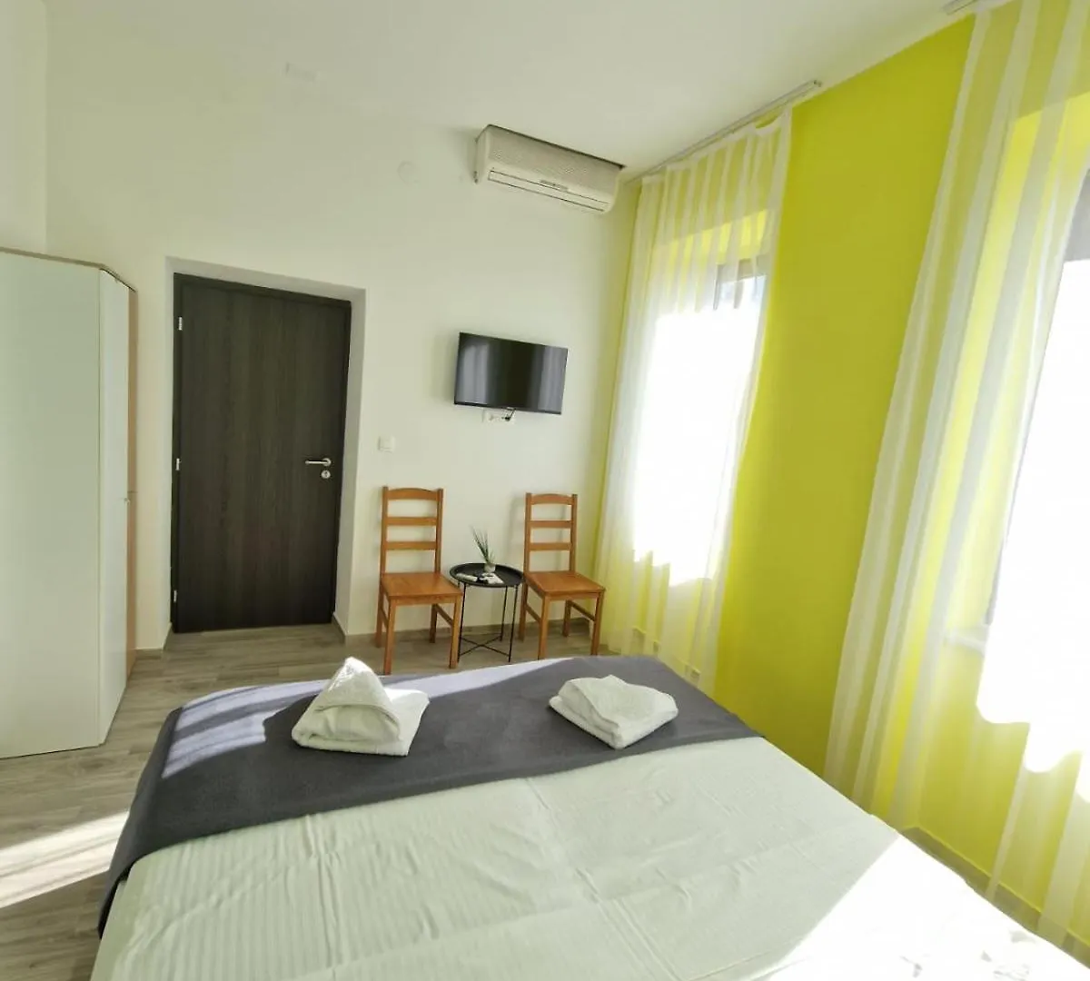 Fiore Seaview Rooms - Premium Location 3*, Selce