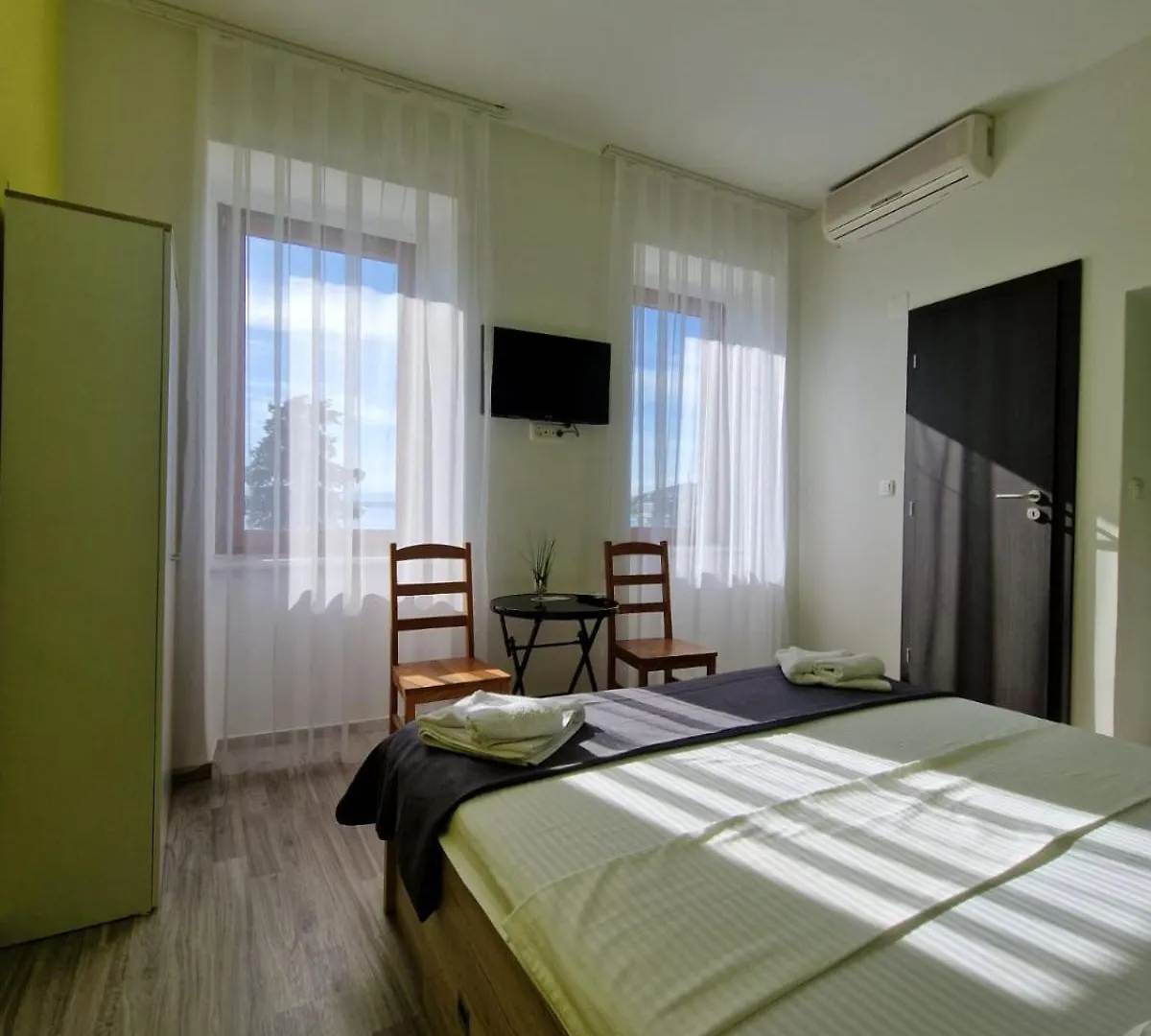Fiore Seaview Rooms - Premium Location